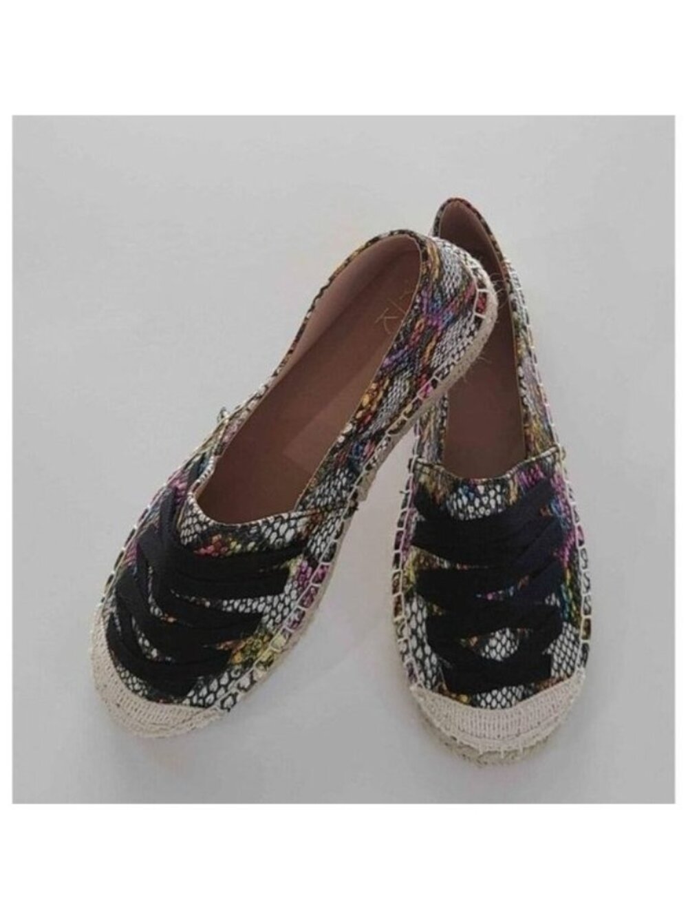 NWT Yoki Leia Multicolor Snakeskin Strappy Espadrille Flats Women’s 6.5